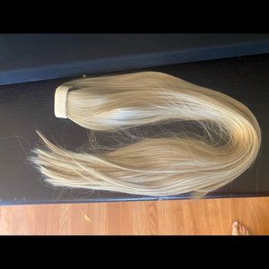 SOLD    28 inch Ponytail Extension